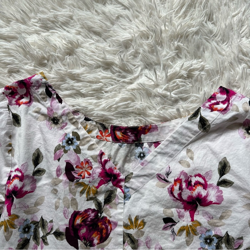 White House Black Market Floral Blouse Size 0 White Pink Bell Sleeve - Picture 12 of 12